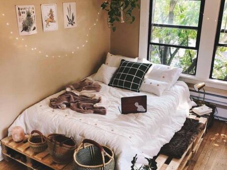 giường gỗ thông là gì?