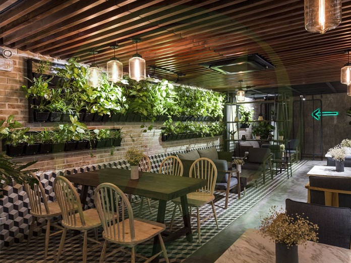 mẫu thiết kế sân vườn cho quán cafe