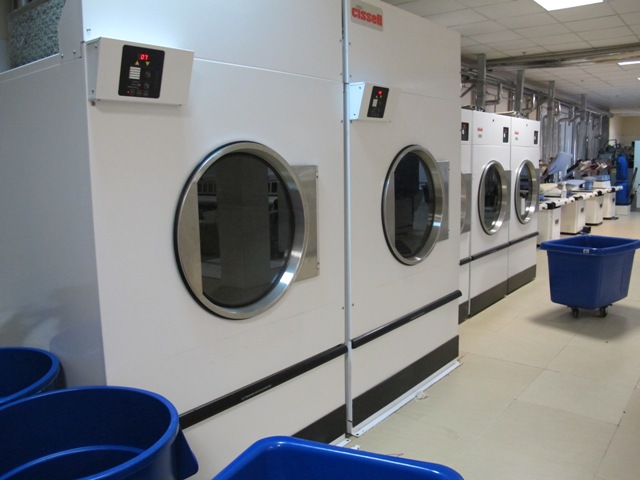 Có nên mua máy giặt sấy công nghiệp không?