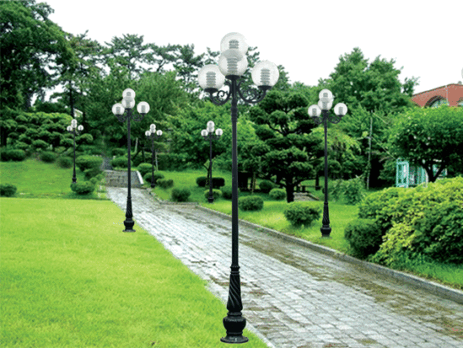 Một số mẫu cột đèn sân vườn tiêu biểu mà bạn có thể lựa chọn cho khuôn viên của mình