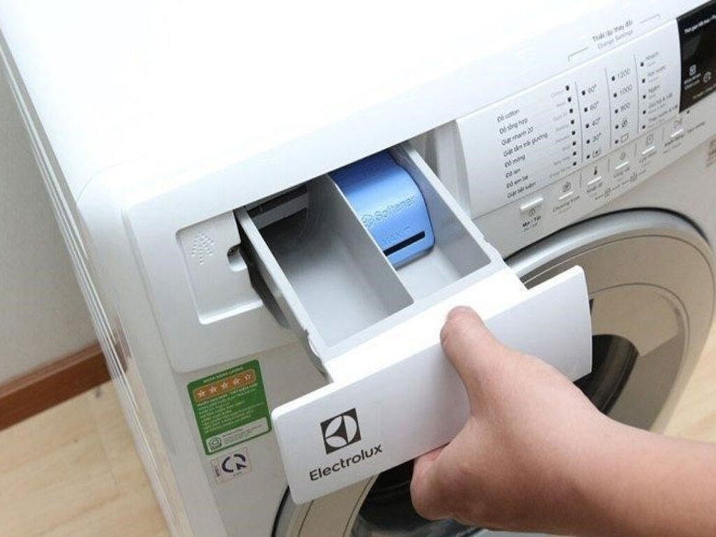 Bạn đã biết cách vệ sinh máy giặt cửa ngang Electrolux chưa?