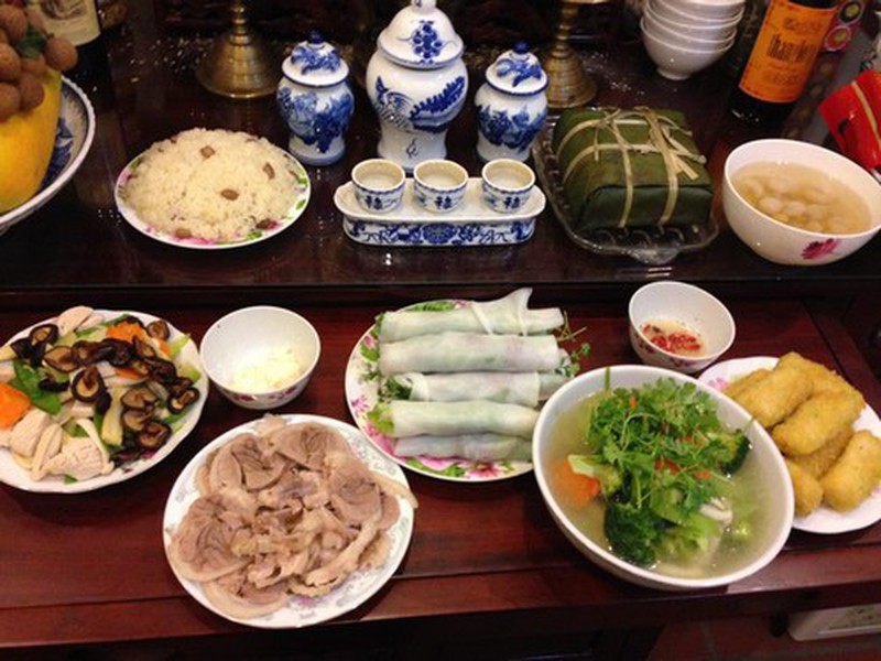 Bộ bát đĩa thắp hương - Mâm bát cúng cơm đẹp trong văn hóa Việt Nam