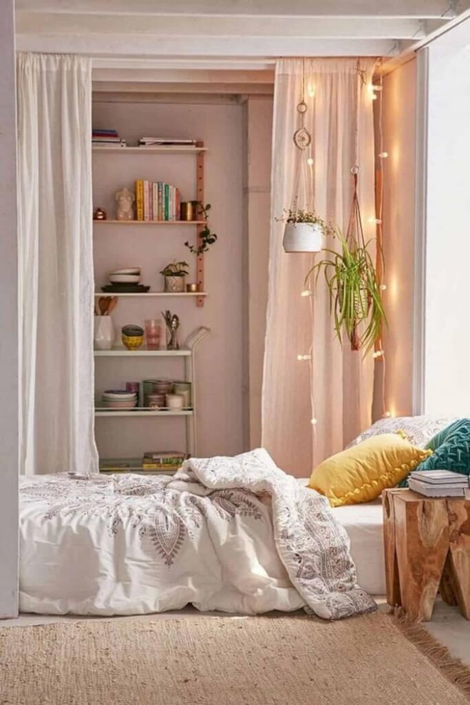 Trang trí phòng ngủ bằng đèn đom đóm - Vũ khí giúp phòng ngủ thêm lãng mạn hơn 