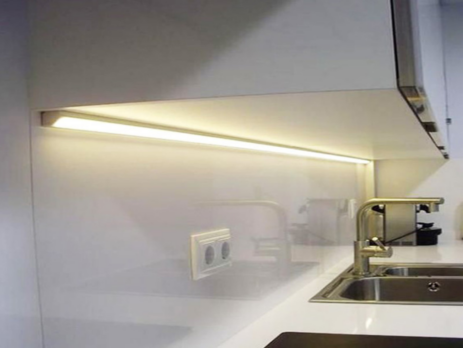 Đèn led thanh nhôm tủ bếp - xu hướng nội thất phòng bếp phổ biến năm 2022
