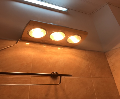 Vì sao nên lắp đèn sưởi nhà tắm?