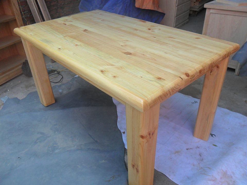 mặt bàn gỗ thông