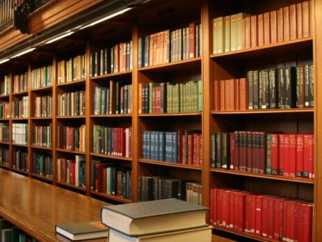 Kệ sách thư viện bằng gỗ