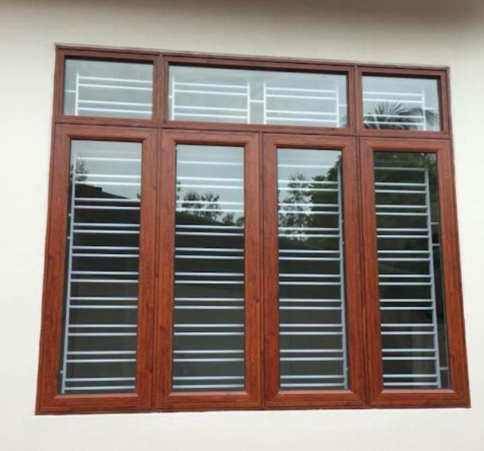 Mẫu cửa sổ inox 4 cánh kết hợp chất liệu gỗ