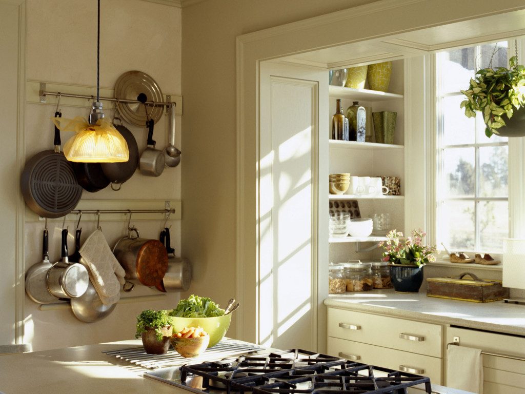 Mách bạn các nguyên tắc và cách trang trí nhà bếp nhỏ tiết kiệm không gian