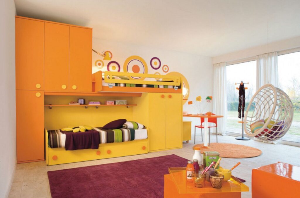 sơn tường phòng ngủ màu vàng cho bé