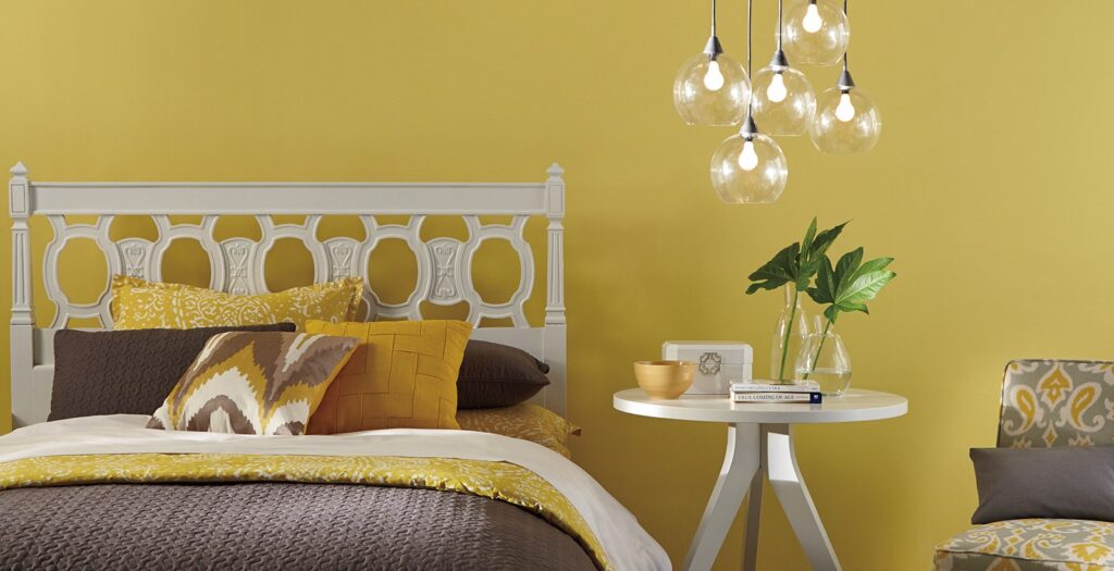 sơn tường phòng ngủ màu vàng nâu