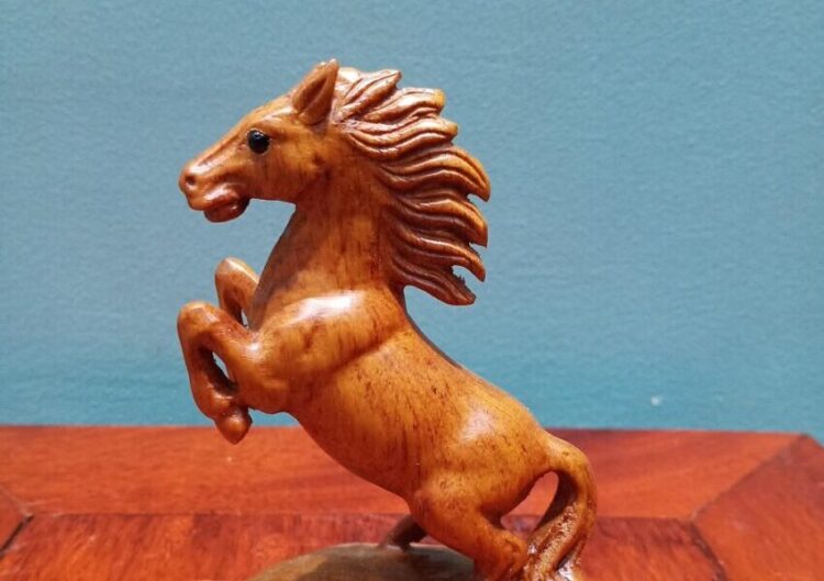 Khám phá cách đặt tượng ngựa hợp phong thủy để nhận may mắn cho gia chủ