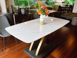 Bàn ăn mặt đá Sheraton